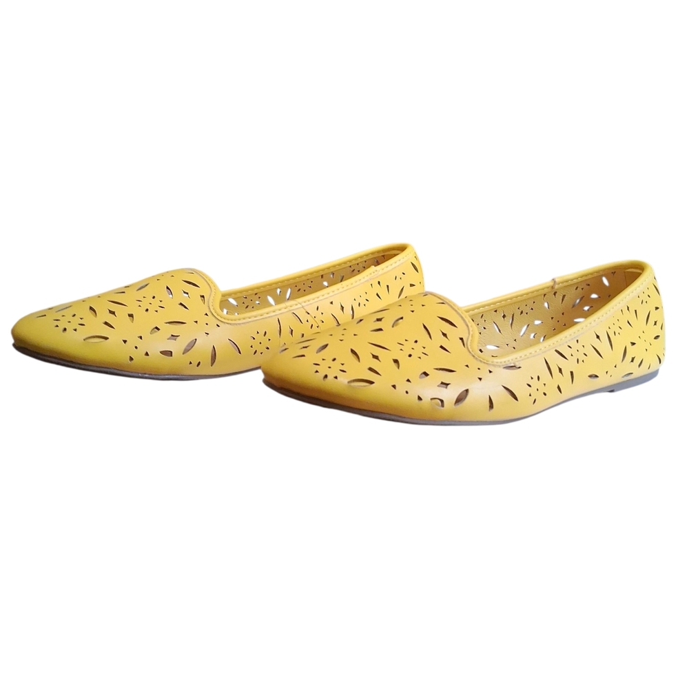 Cato Womens Yellow Laser-Cut Flat Shoes Size 8